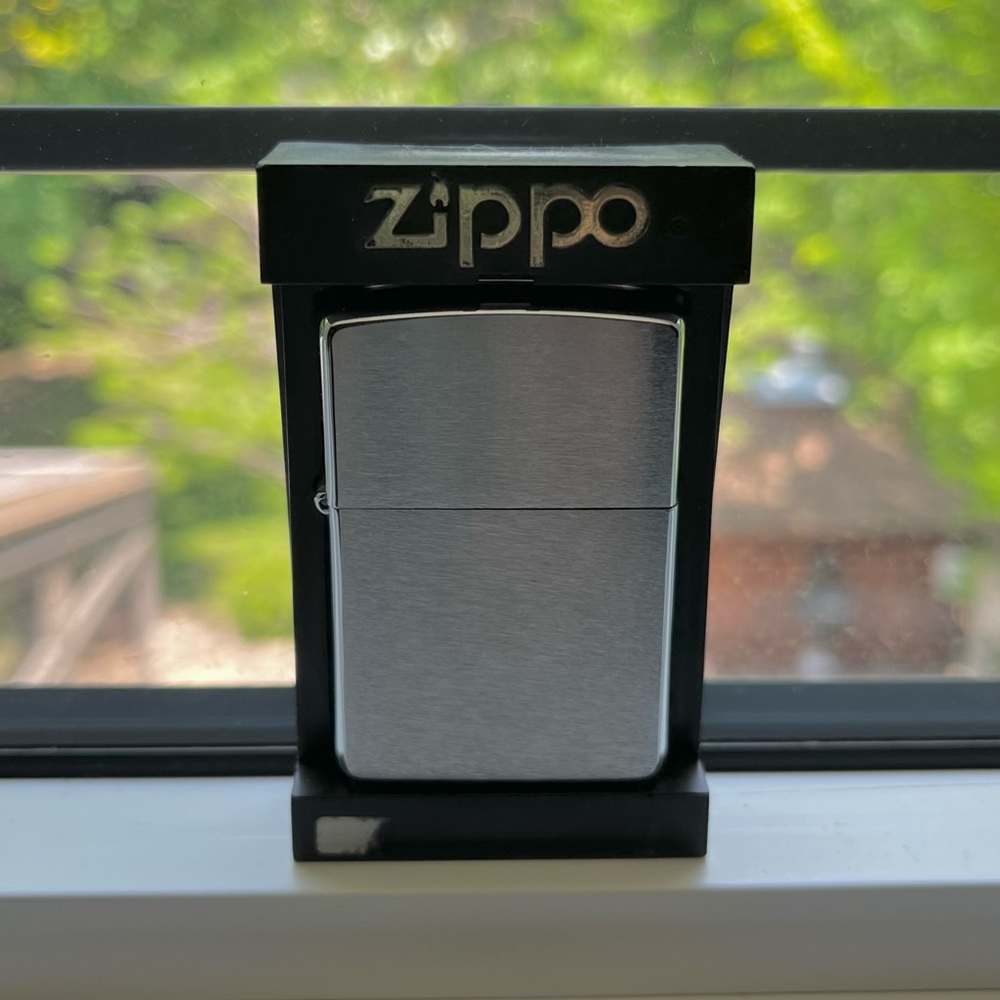 Collectible|Genuine Canadian Zippo – New Old Stock (NOS)